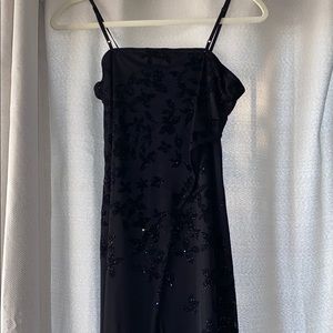 Straight Neck Dress w Mesh Overlay